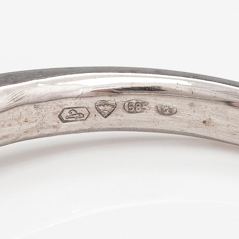 Sormus, 14K valkokultaa, timantteja n. 1.14 ct yht. Kultakeskus, 2004.