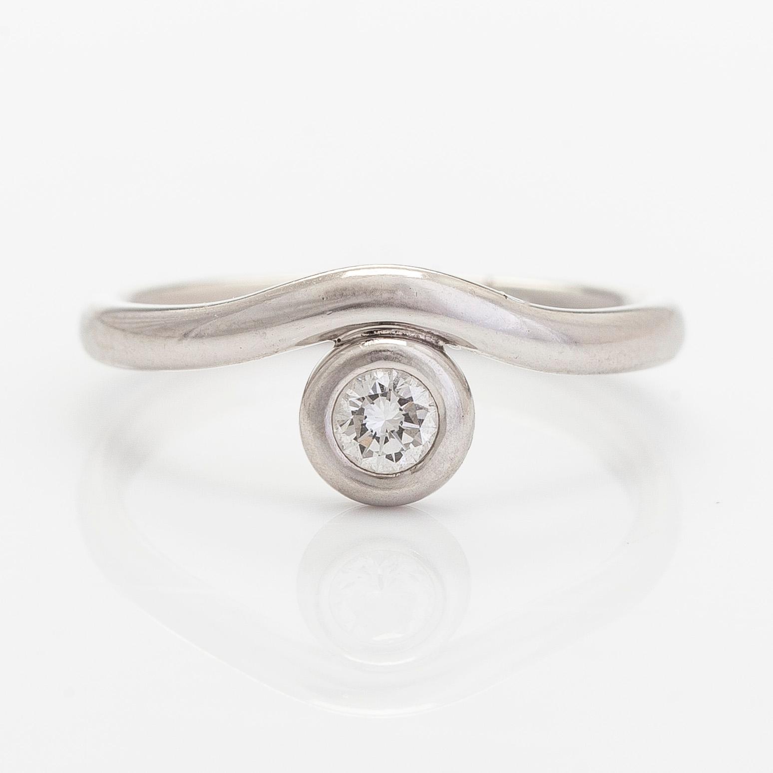 Tiffany & Co, Elsa Peretti, sormus, "Diamonds by The Yard", platinaa ja briljanttihiottu timantti.