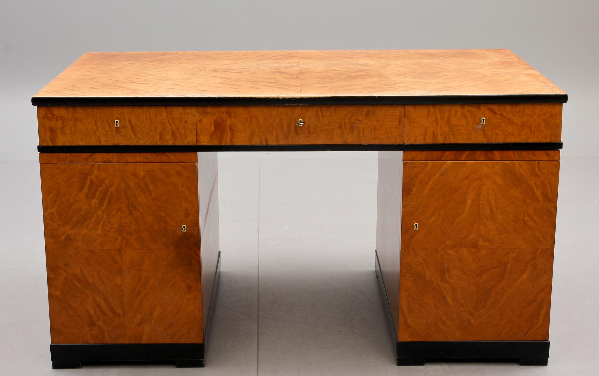 SKRIVBORD, Karl Johanstil, 1900-tal.
