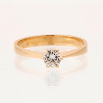 Ring in 18K gold with a round brilliant-cut diamond, Ba Konstgjuteri Södertälje 1989.