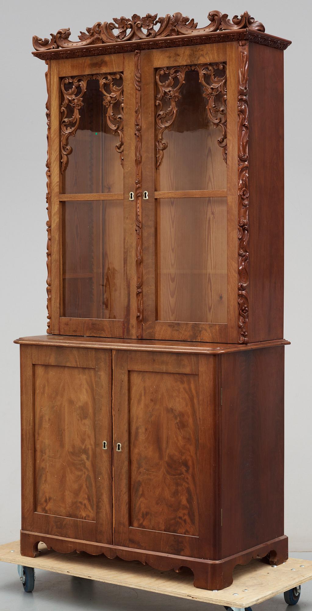 BOKSKÅP, nyrokoko, 1800-talets andra hälft.