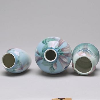 RÖRSTRAND, Anna Boberg, Astrid Ewerlöf and other, 3 art nouveau porcelain vases and a dish, Sweden ca 1900.