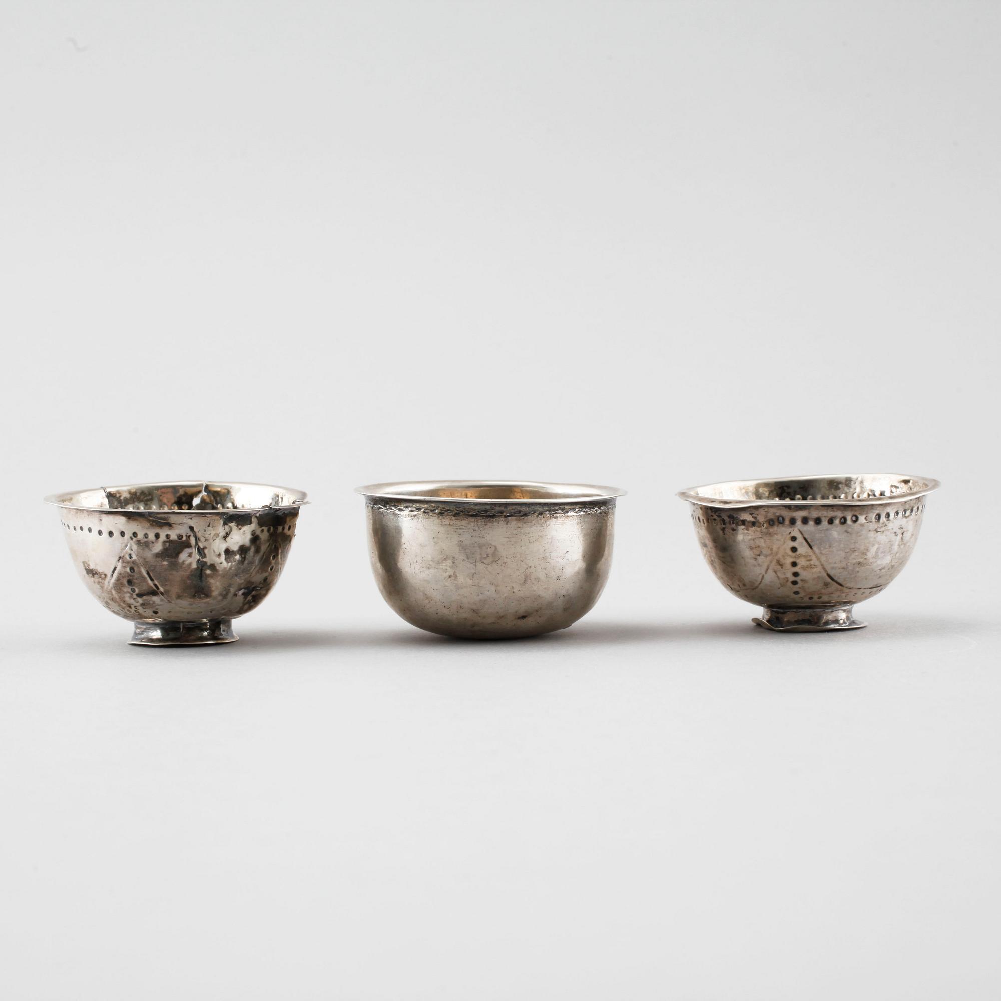 Nils Julihn, Karlshamn bl a, 1700- och 1800-tal, tumlare, 3 st, silver.