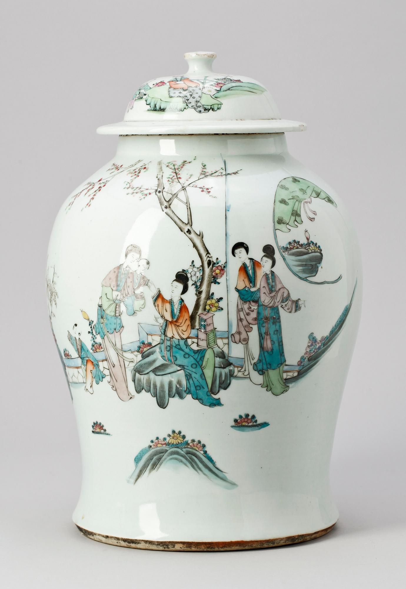 LOCKURNA, porslin, Kina, troligen republik, 1900-talets första hälft, (1912–1949).