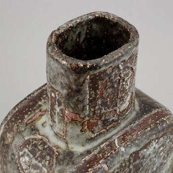 CARL-HARRY STÅLHANE, a large unique stoneware vase, Rörstrand, Sweden 1960's.