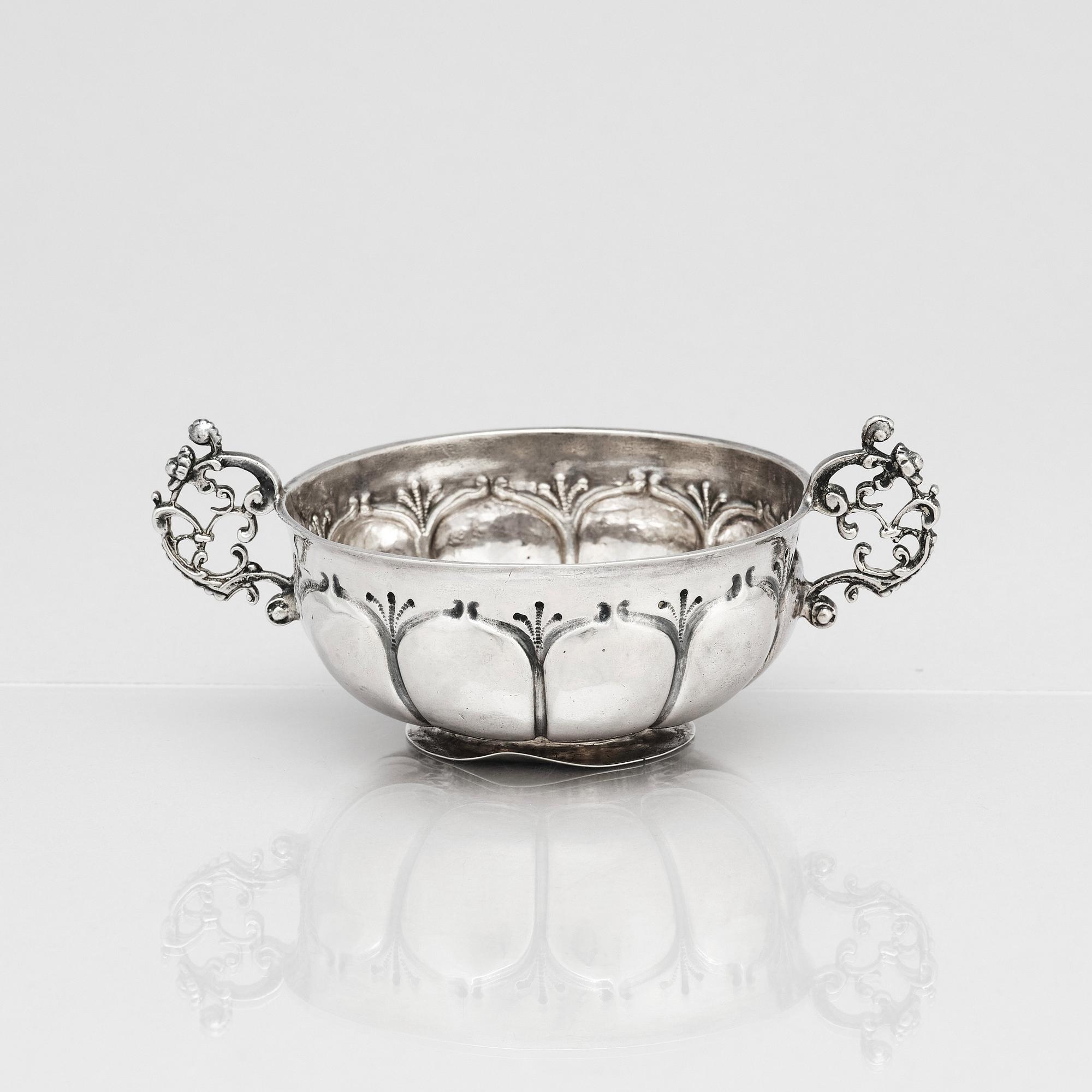 Baltzar Ekström, brännvinsskål, silver, Halmstad 1706. Karolinsk barock.