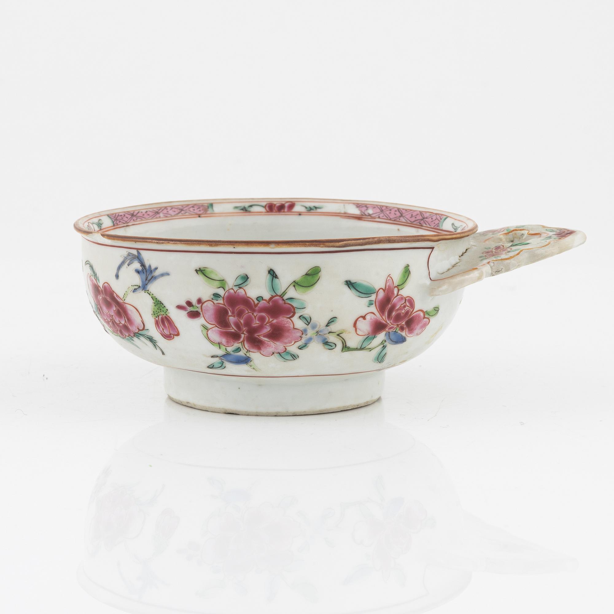 A Chinese famille rose covsh, Qing dynasty, Qianlong (1736-95).