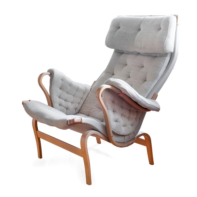 A LOUNGE CHAIR.