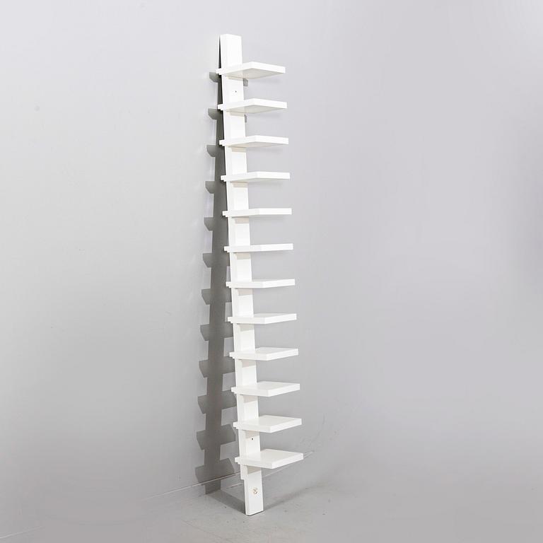 John Kandell, hylla, "Pilaster", Källemo, formgiven 1989.