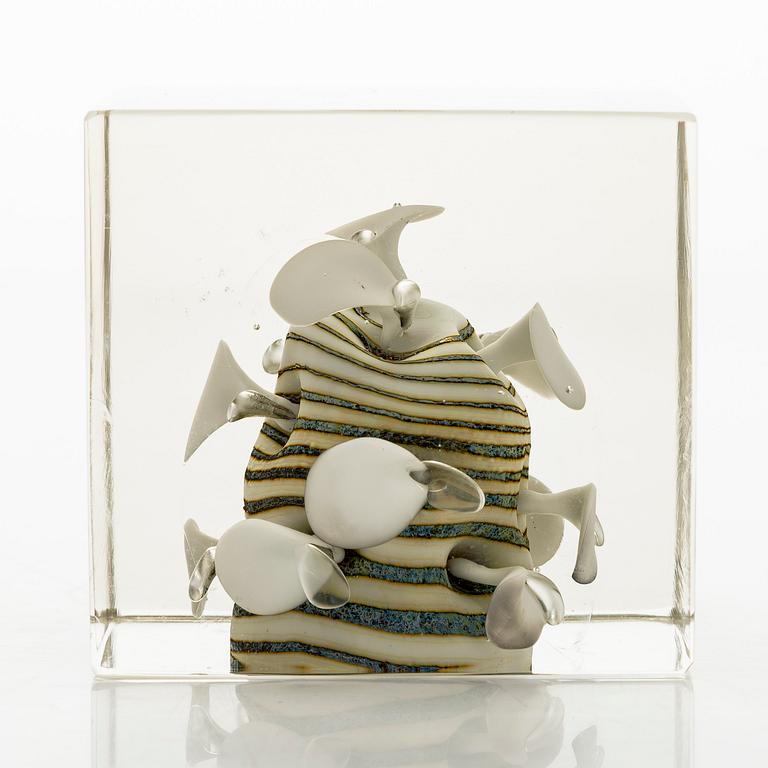 Oiva Toikka, årskub, signerad Oiva Toikka, Nuutajärvi 1981, numrerad 229/1000.