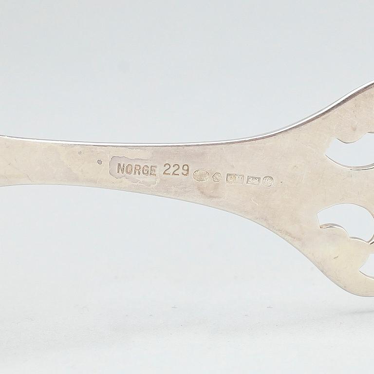 PARTI SILVER, 29 delar, ca 790 gram, bl a Danmark, kontrollstämpel, Christian F Heise.