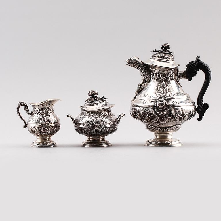 KAFFESERVIS, 3 delar, silver 835, möjligen Tyskland, omkring år 1900. Vikt ca 1025 g.