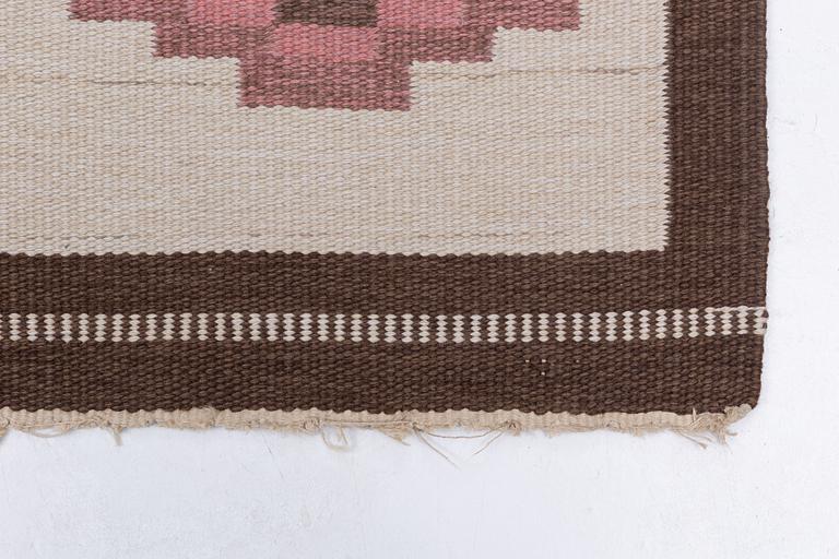 Erik Lundberg, a carpet, 'Skogsstjärnan', Vävaregården, Eringsboda, circa 300 x 202 cm.