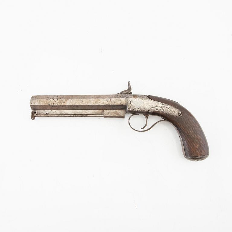 A percussion pistol, 19th century.