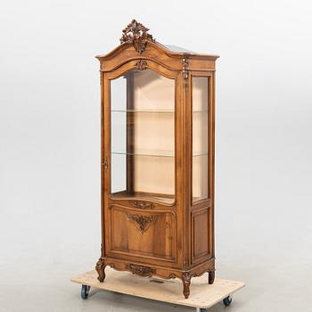 Display cabinet, 20th century.