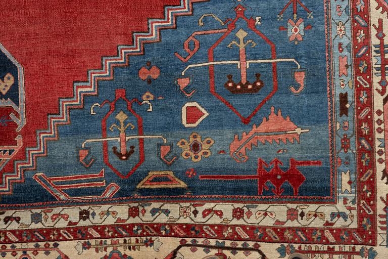 A Bakshaish carpet, West Persia, c. 576 x 385 cm.