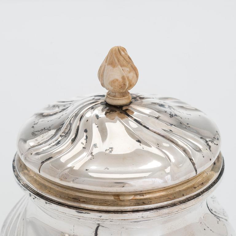 Te- och kaffeservis på bricka, silver, totalt 6 delar, silver, Tjeckoslovakien 1929-1941.