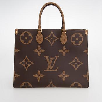 Louis Vuitton, A 'Onthego GM' Bag.