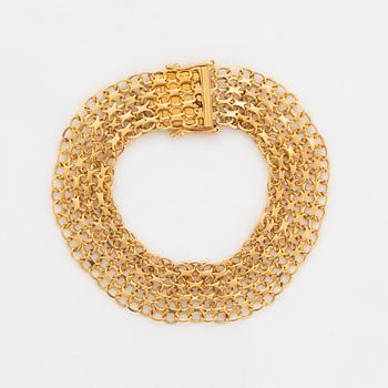 18K gold bracelet.