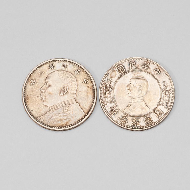 Two silver coins, Republic, early 20th Century.