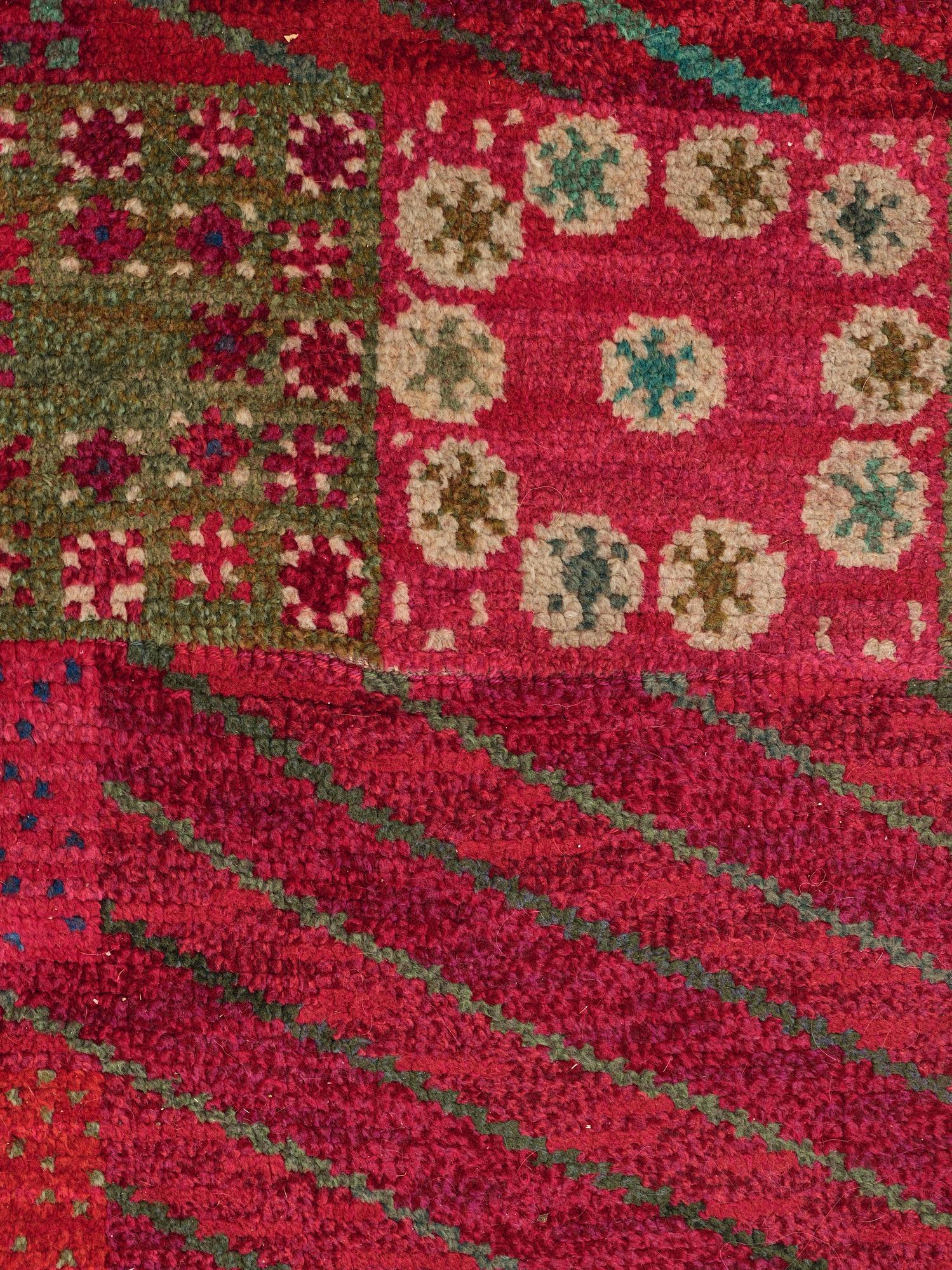 Marianne Richter, matto, "Fläkten", knotted pile, ca 497-498,5 x 367-372 cm, signed AB MMF MR.