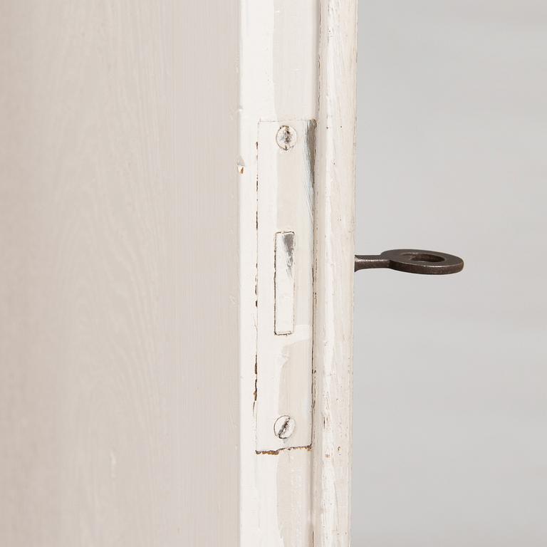 Vitrinskåp, sekelskiftet 1900.