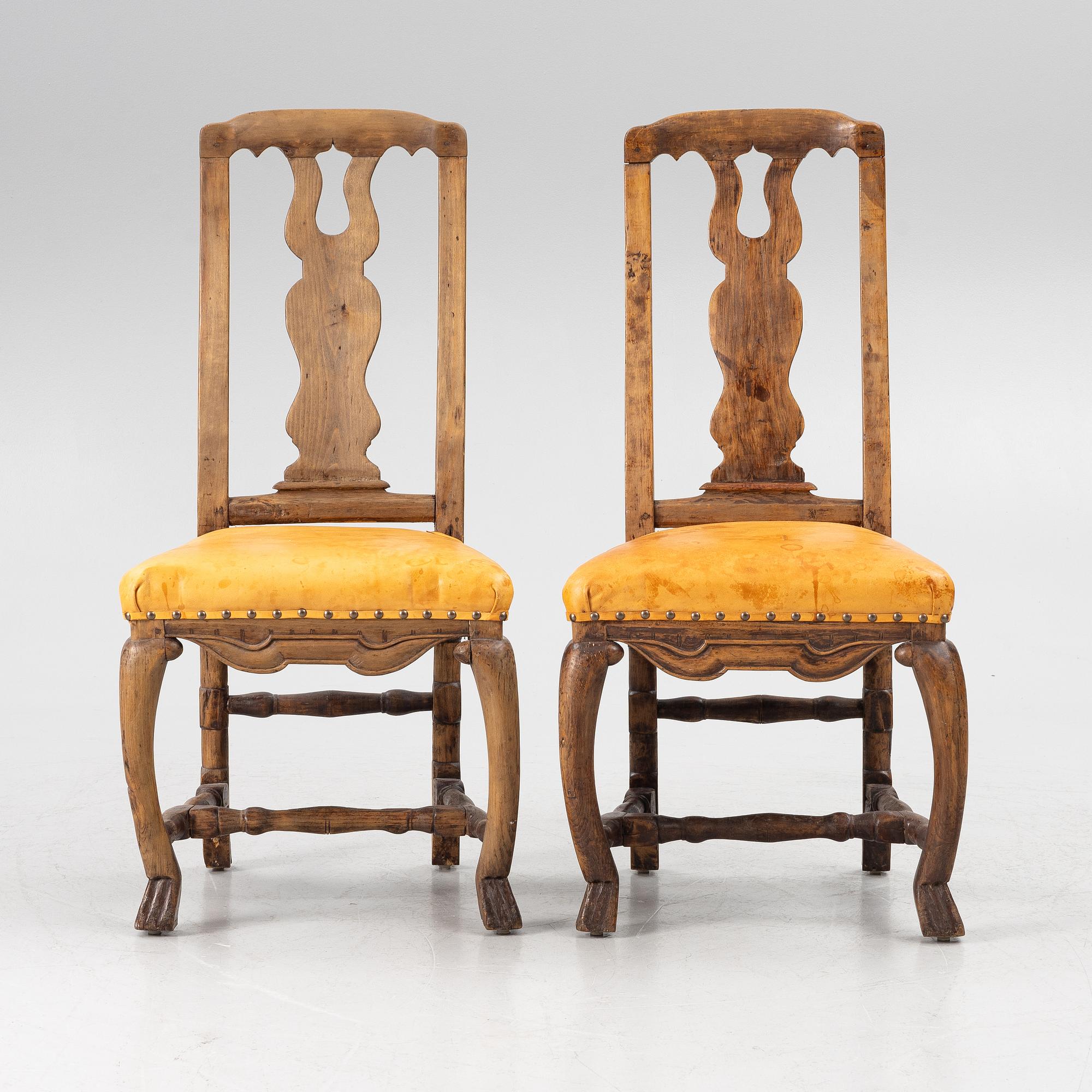 Stolar, ett par, senbarock. 1700-tal.