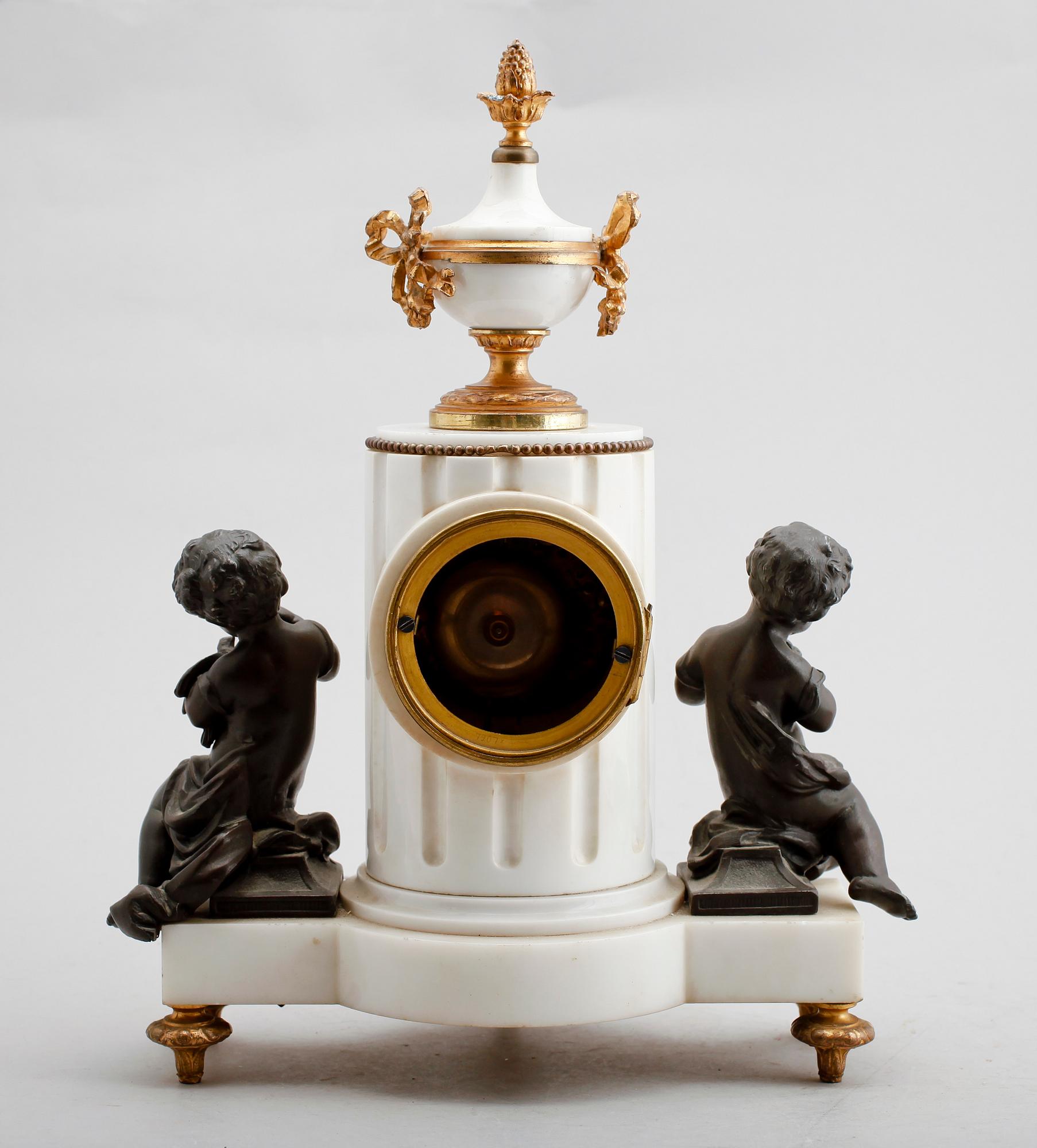 BORDSPENDYL, marmor och patinerad metall, Lenzkirch, sent 1800-tal.