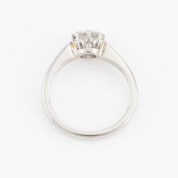 Ring, platinum with brilliant-cut diamond.