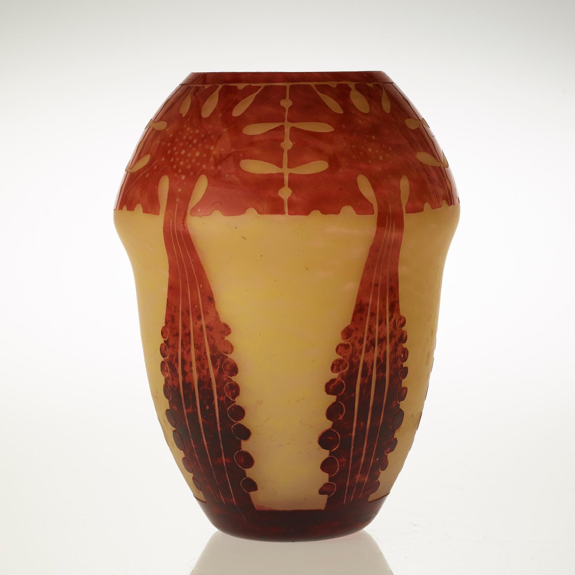 A Charles Schneider cameo glass vase, Le Verre Francais, France 1920's.