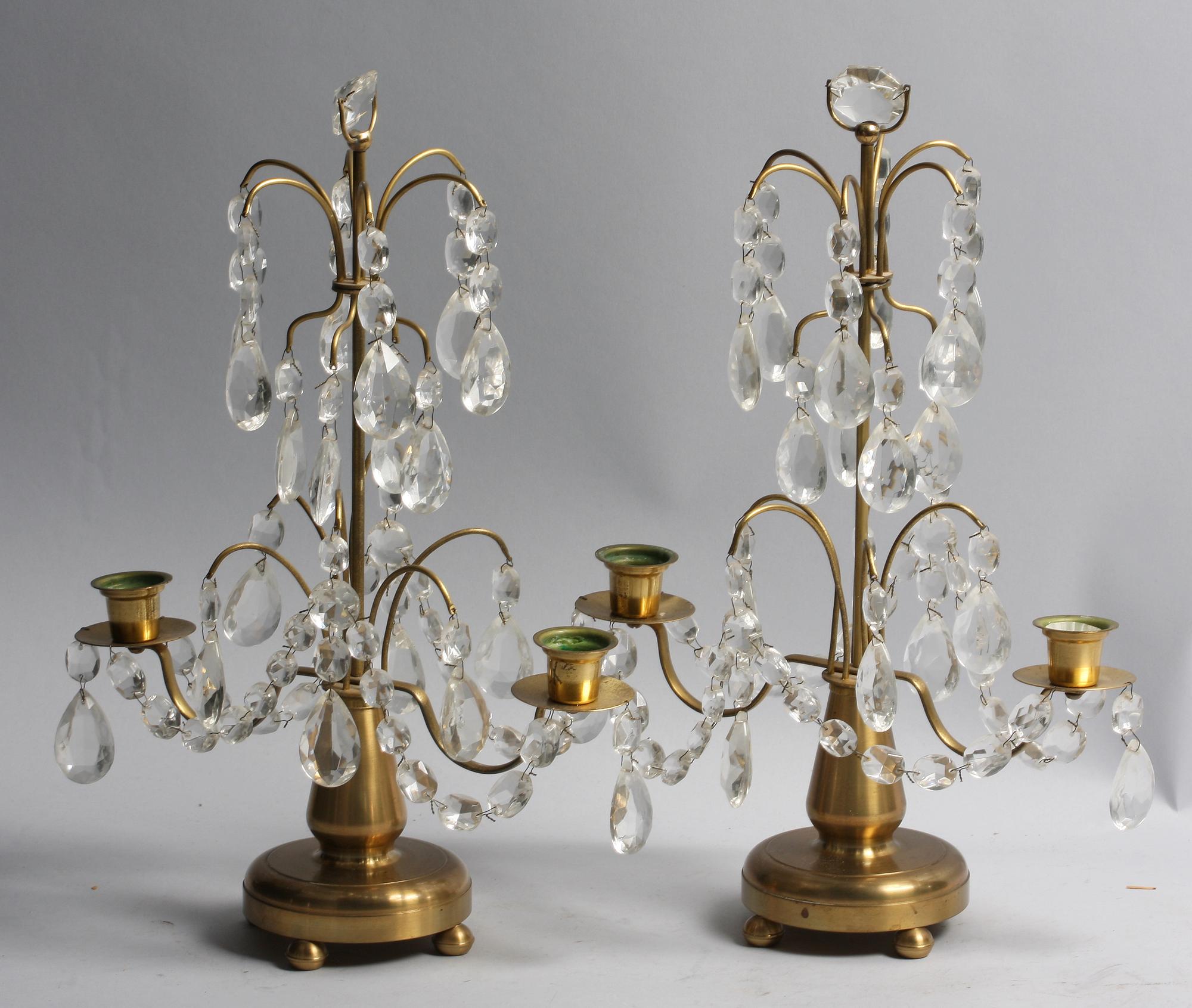 BORDSLYSTRAR, ett par, gustaviansk stil, 1900-talets andra hälft.