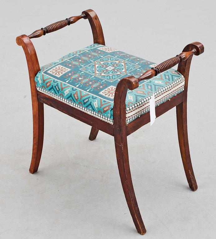 TABURETT, Karl Johan, 1800-talets mitt.