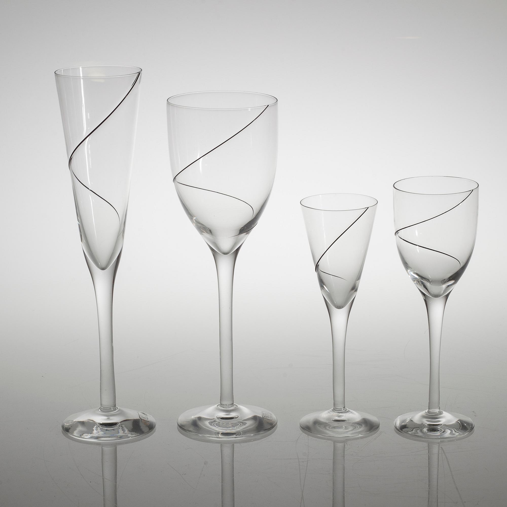 ANNA EHRNER, 48 delar, glas, "Line", Kosta Boda, 1900-talets slut.