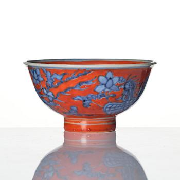 A small blue and white phoenix cup, Qing dynasty, 19th century.