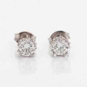 Örhängen, briljantslipade diamanter totalt 0,70 ct, 14K vitguld.