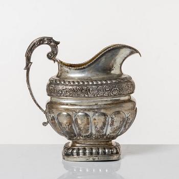 Confectionery bowl and cream jug, low-grade silver, Empire, 19th Century.