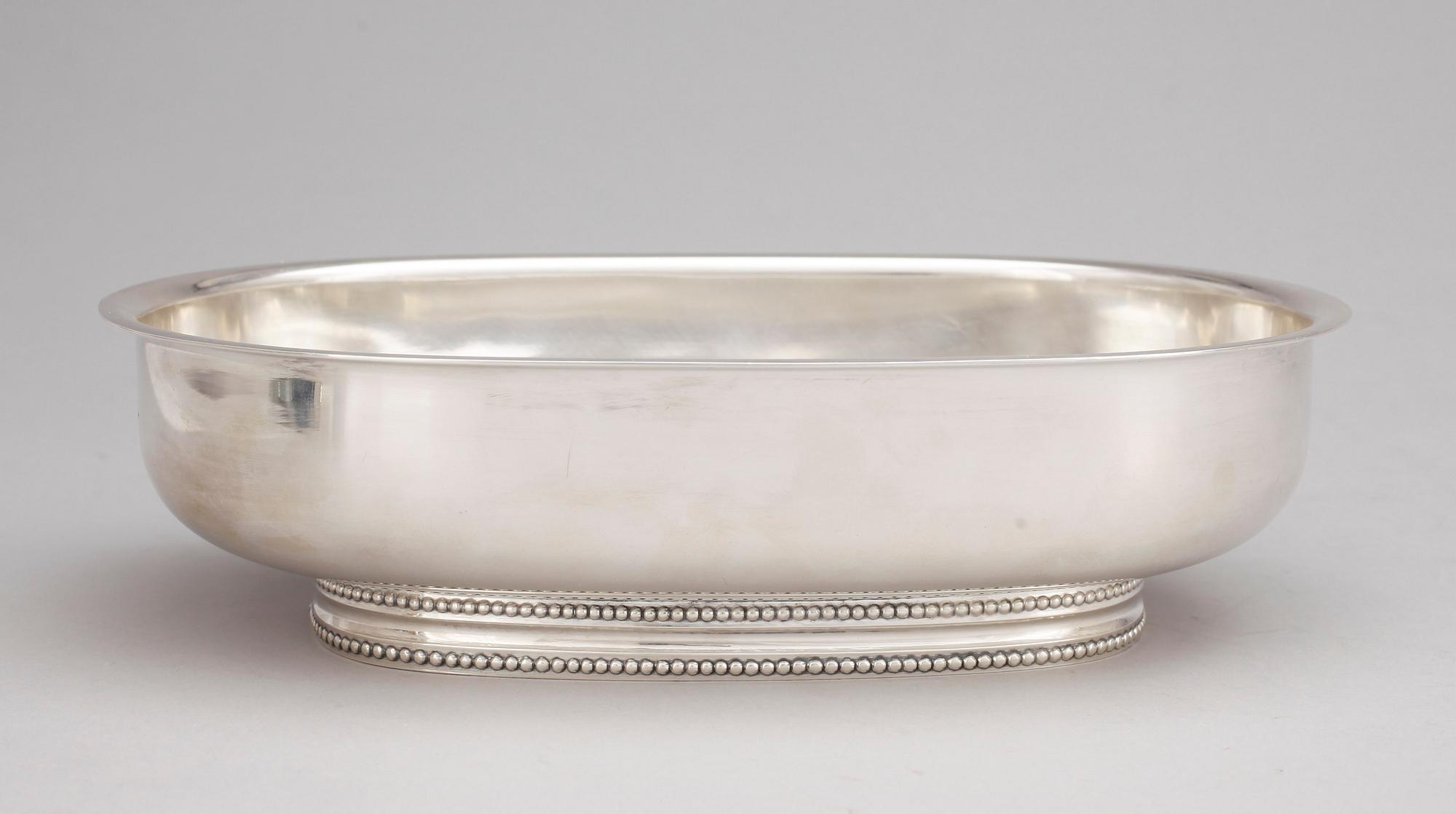 SKÅL, silver, Vera Ferngren, Guldsmedsaktiebolaget, 1968. Vikt ca 515 g.