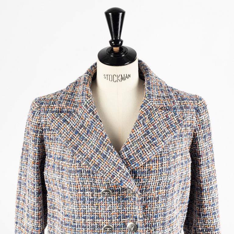 Chanel, Bouclé jacket, size Fr 40.