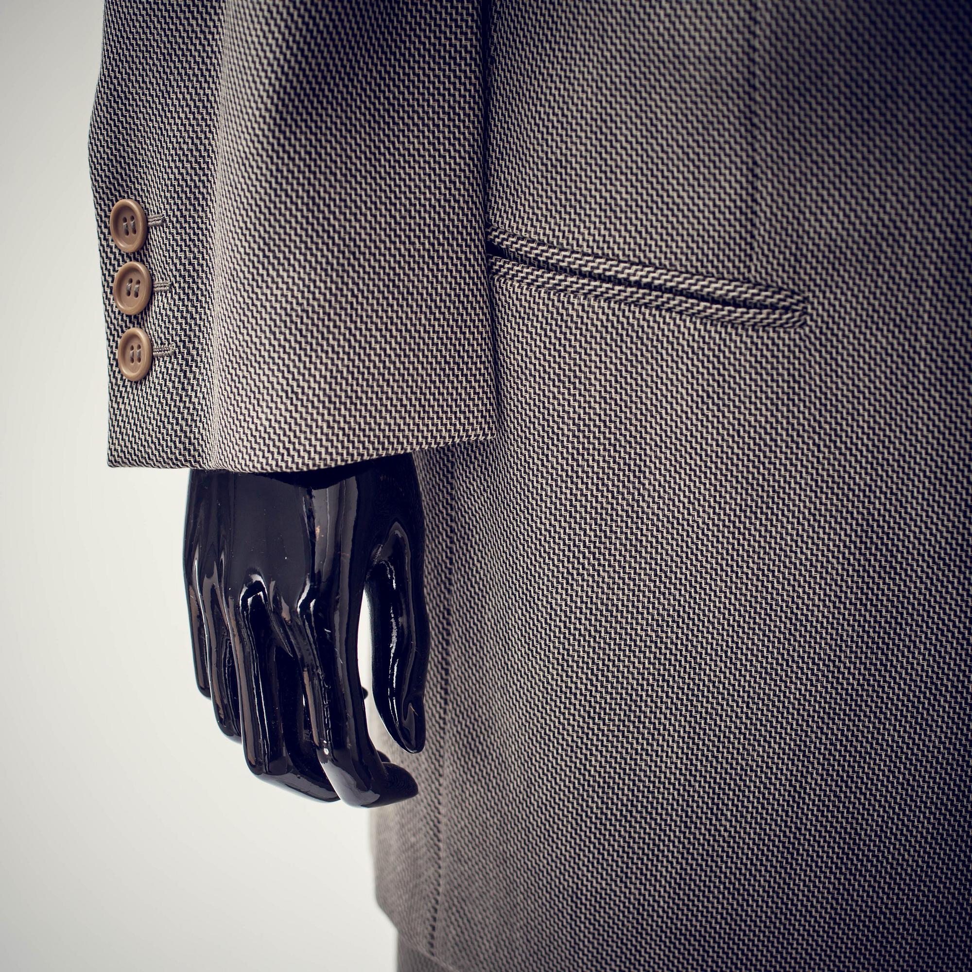 KOSTYM, Giorgio Armani.