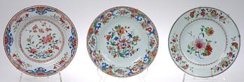 TALLRIKAR, 3 st, porslin, Kina, 1700-tal.
