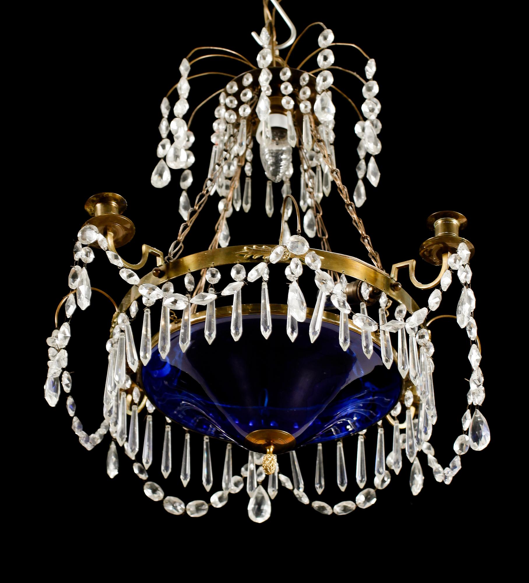 LJUSKRONA, gustaviansk stil, 1900-talets första hälft.  Höjd ca 55 cm.