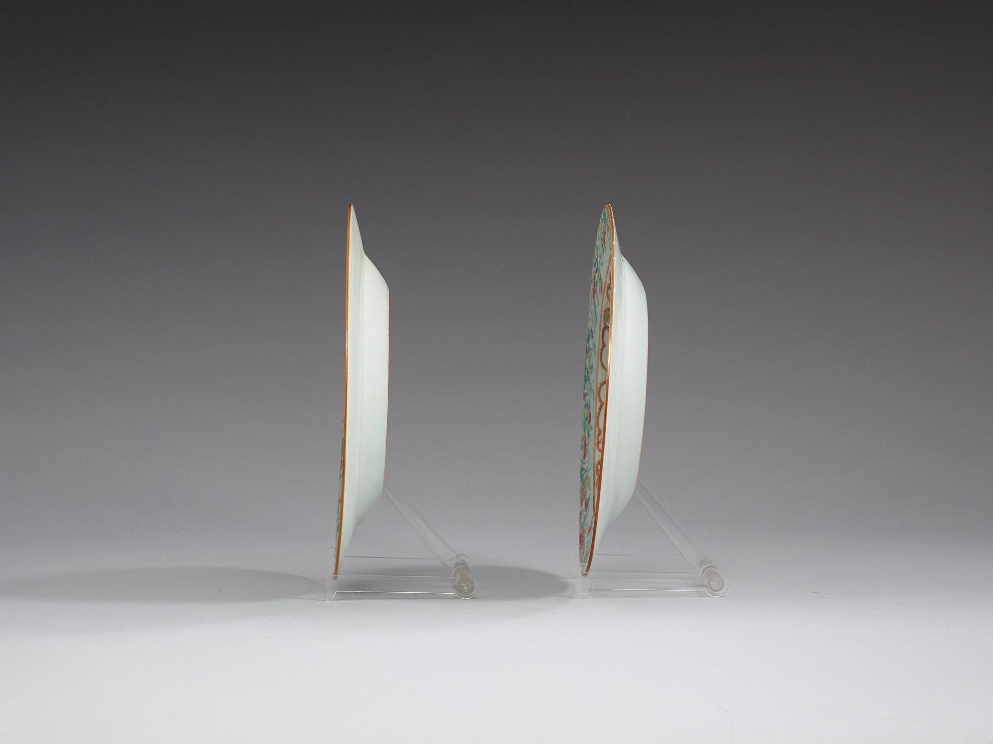 A pair of famille rose dinner plates, Qing dynasty, Qianlong (1736-95).