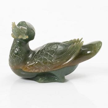 Bälteshake samt amulett och ask, nefrit och sten, Qingdynastin.