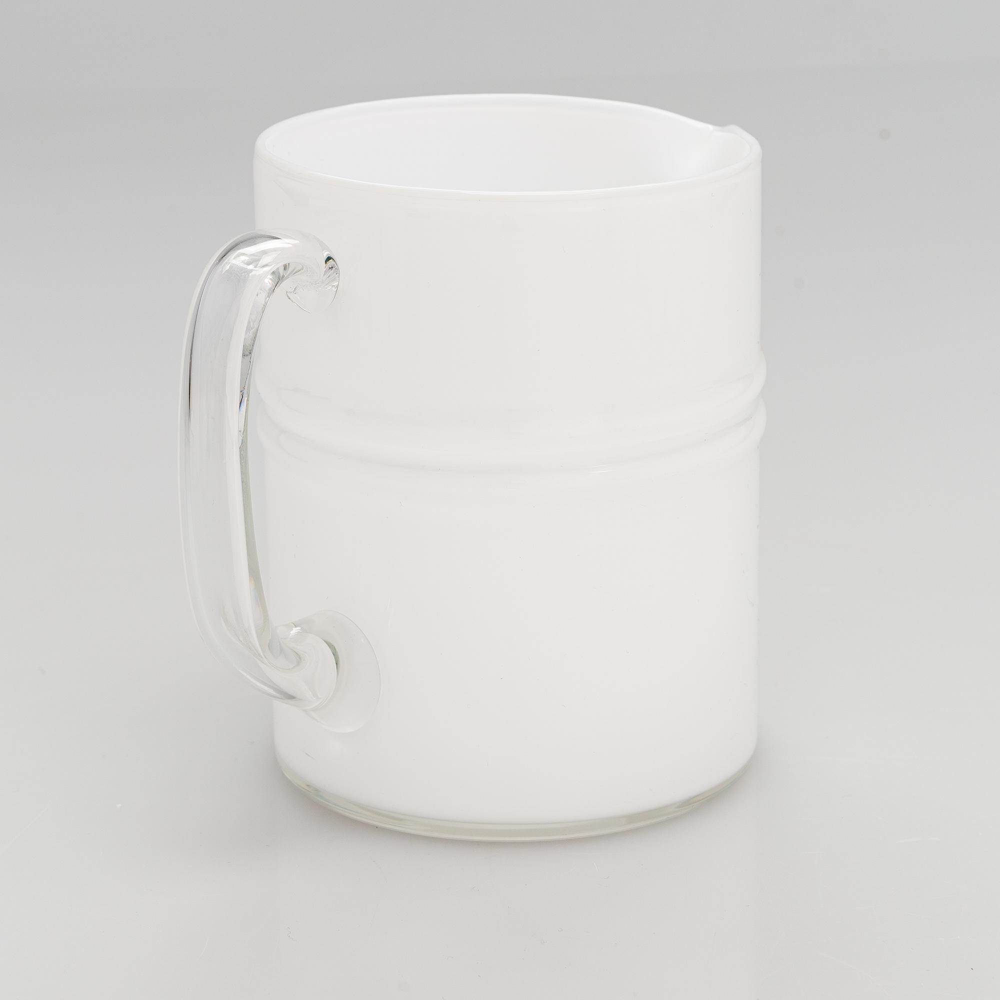 Timo Sarpaneva, set of 14 drinking glasses and a jug, 'Ripple' 2054 for Iittala.