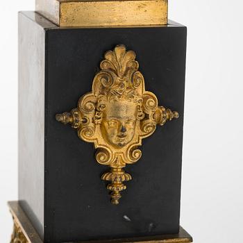 A pair of 19th century urns.