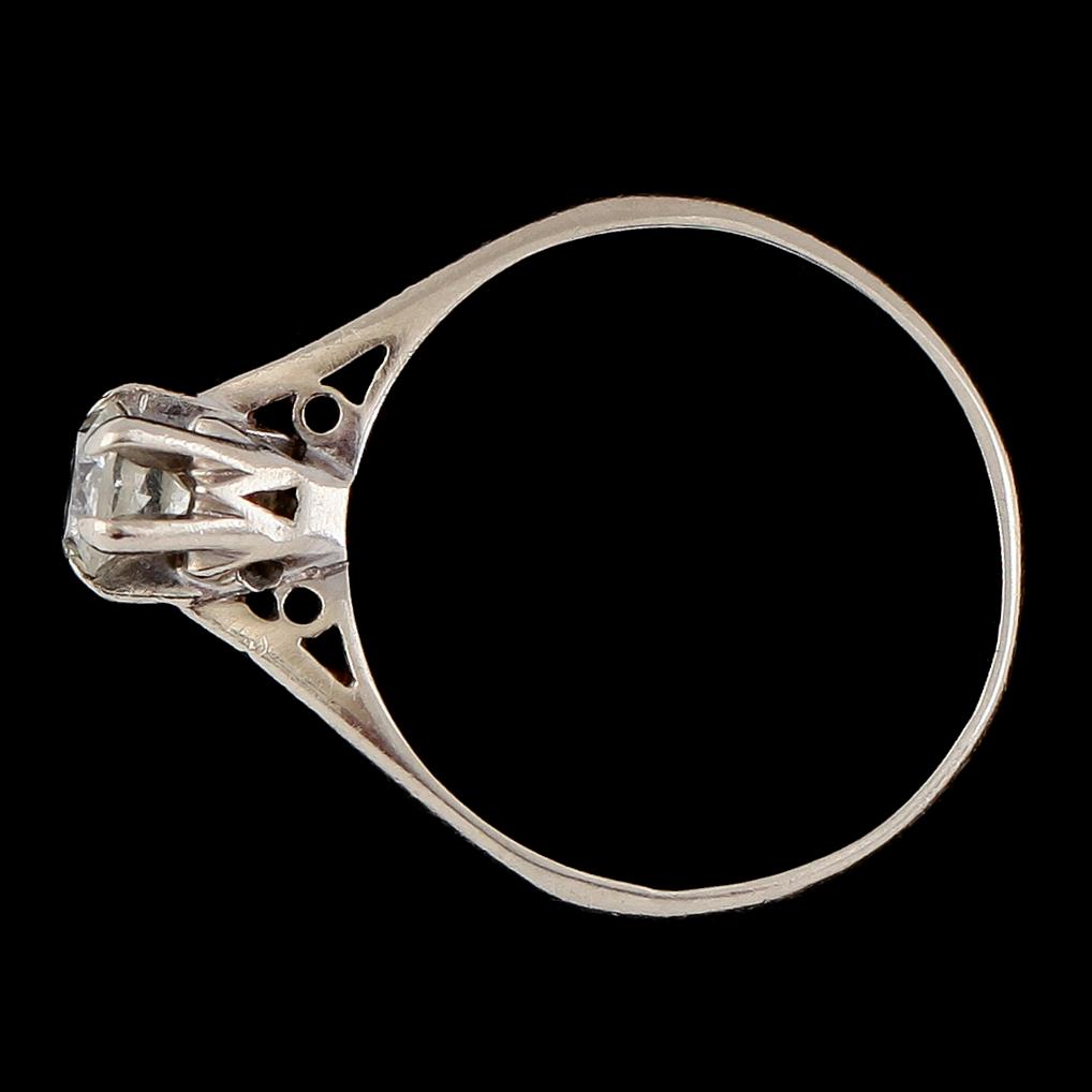 RING, 14K vitguld, briljantslipad diamant ca 0.34 ct. Vikt ca 2 g.