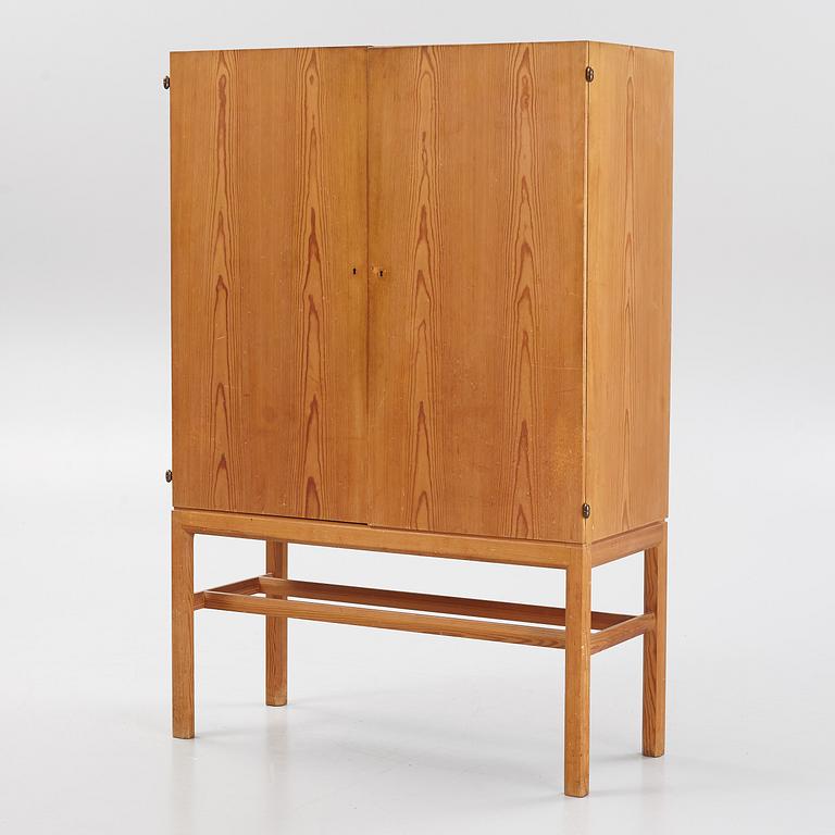 Axel Larsson, a cabinet, Svenska Möbelfabrikerna Bodafors, Sweden. 1943.