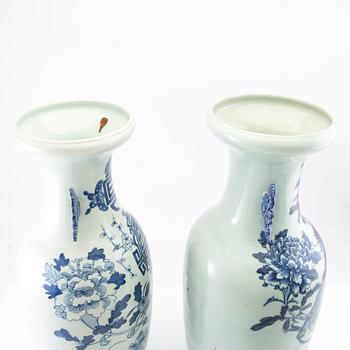 Two Chinese blue and white vases, late Qing dynasty, first half of the 20th century.