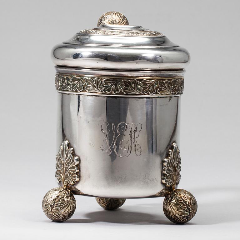 DRYCKESKANNA, silver, Auran Kultaseppä, Åbo 1948. Vikt 892 g.