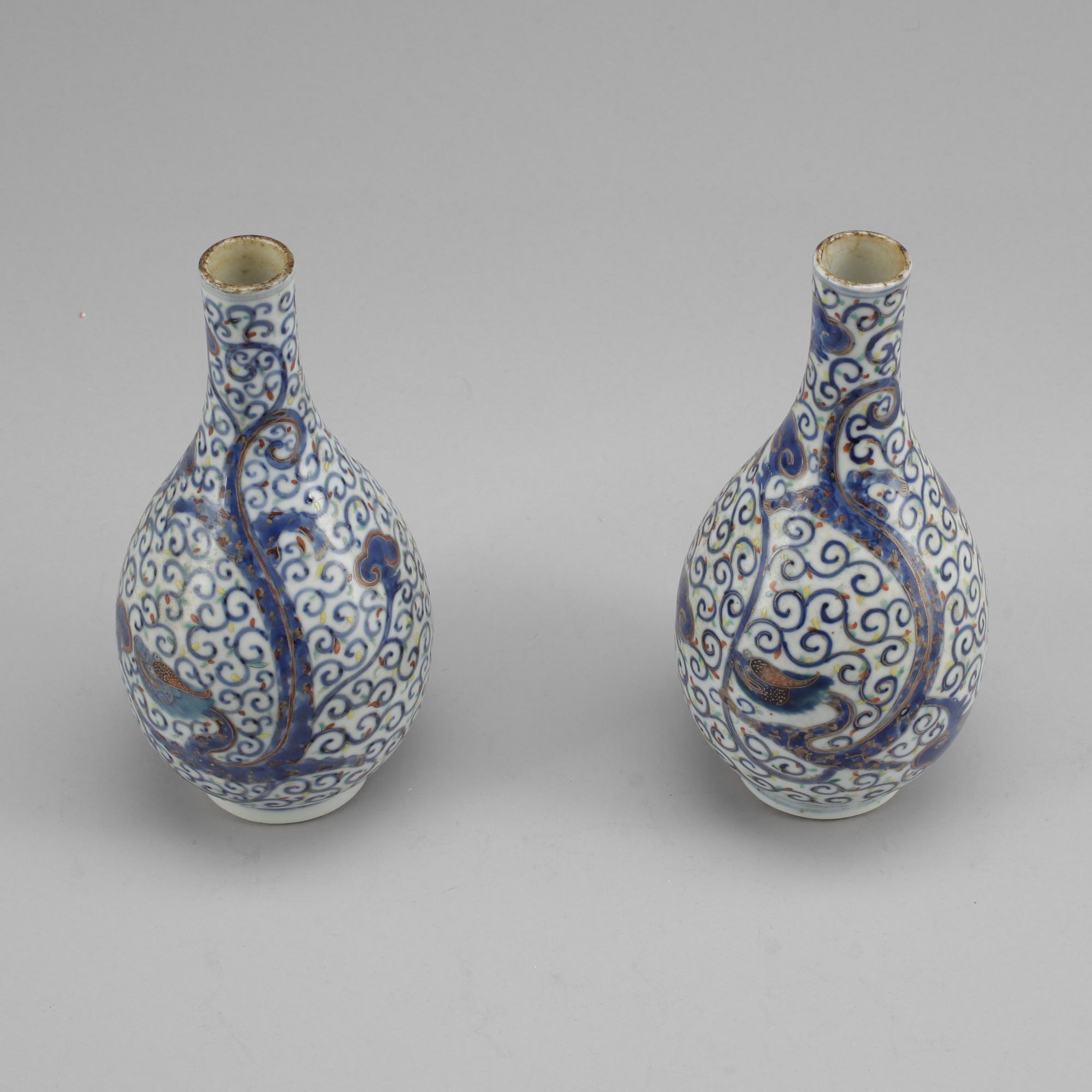 VASER, ett par, porslin Kangxi-stil, 1800-tal.